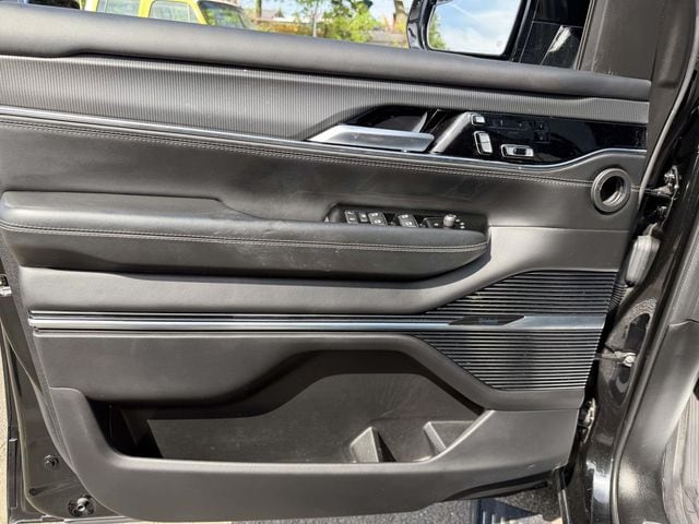 2022 Jeep Grand Wagoneer Obsidian - Photo 22