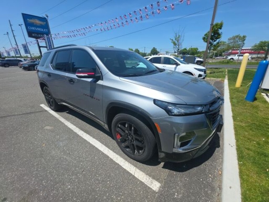 Used 2023 Chevrolet Traverse Premier SUV