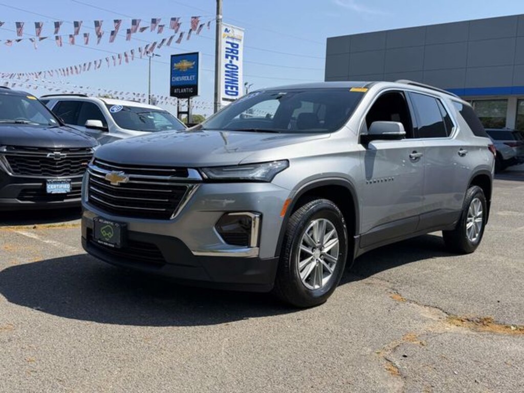 Used 2023 Chevrolet Traverse LT SUV