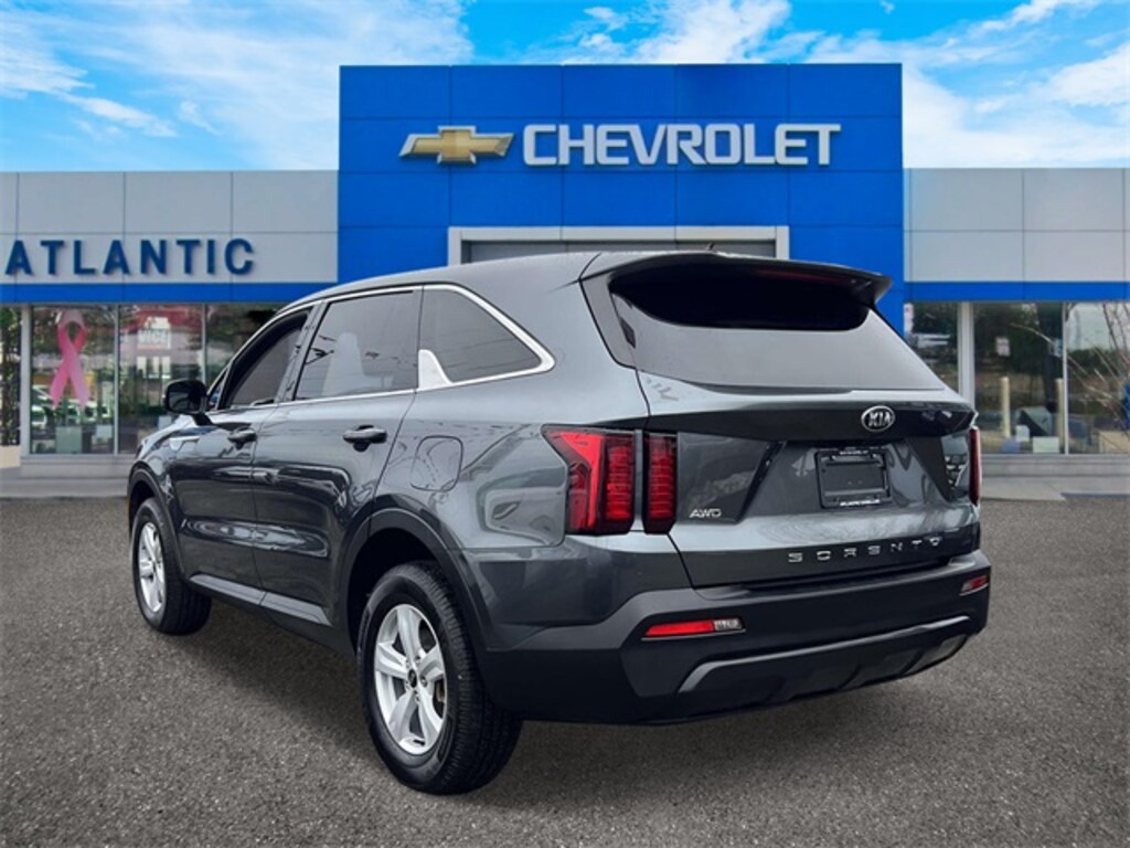 Used 2021 Kia Sorento LX SUV