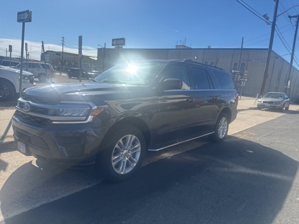Used 2022 Ford Expedition Max XLT SUV