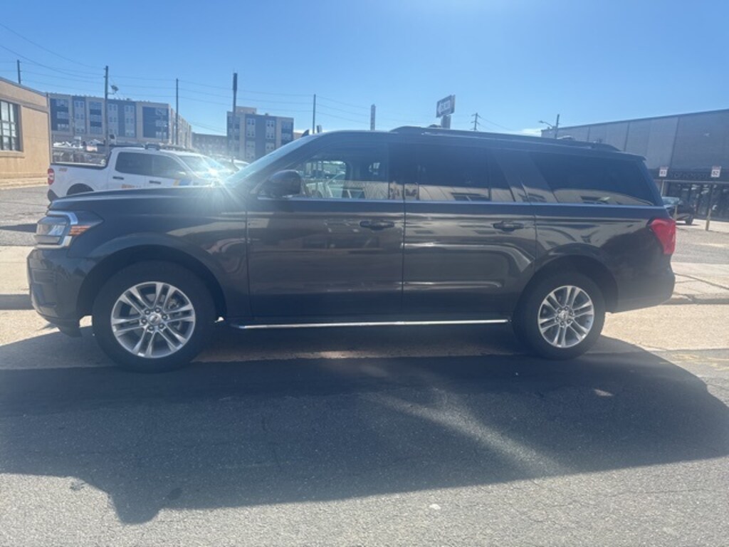 Used 2022 Ford Expedition Max XLT SUV