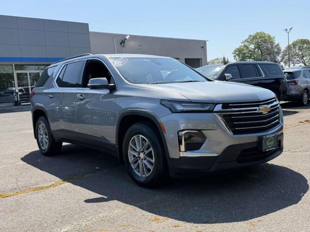 Used 2023 Chevrolet Traverse LT SUV