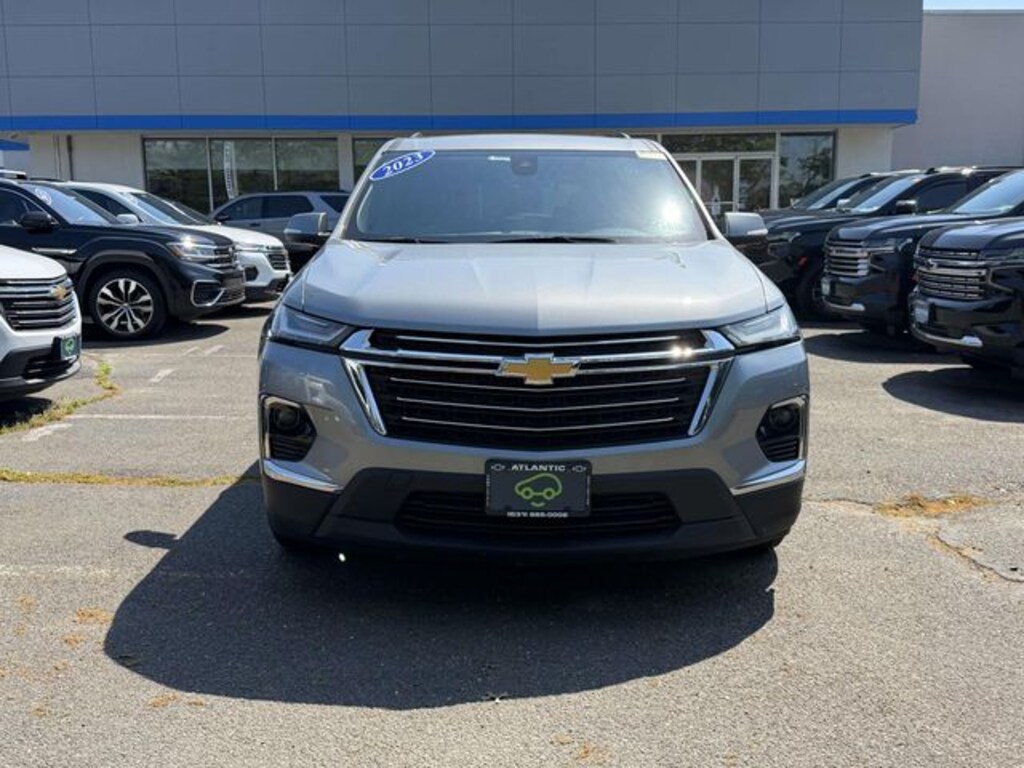 Used 2023 Chevrolet Traverse LT SUV