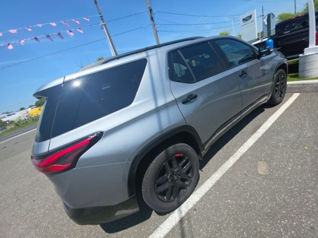 Used 2023 Chevrolet Traverse Premier SUV