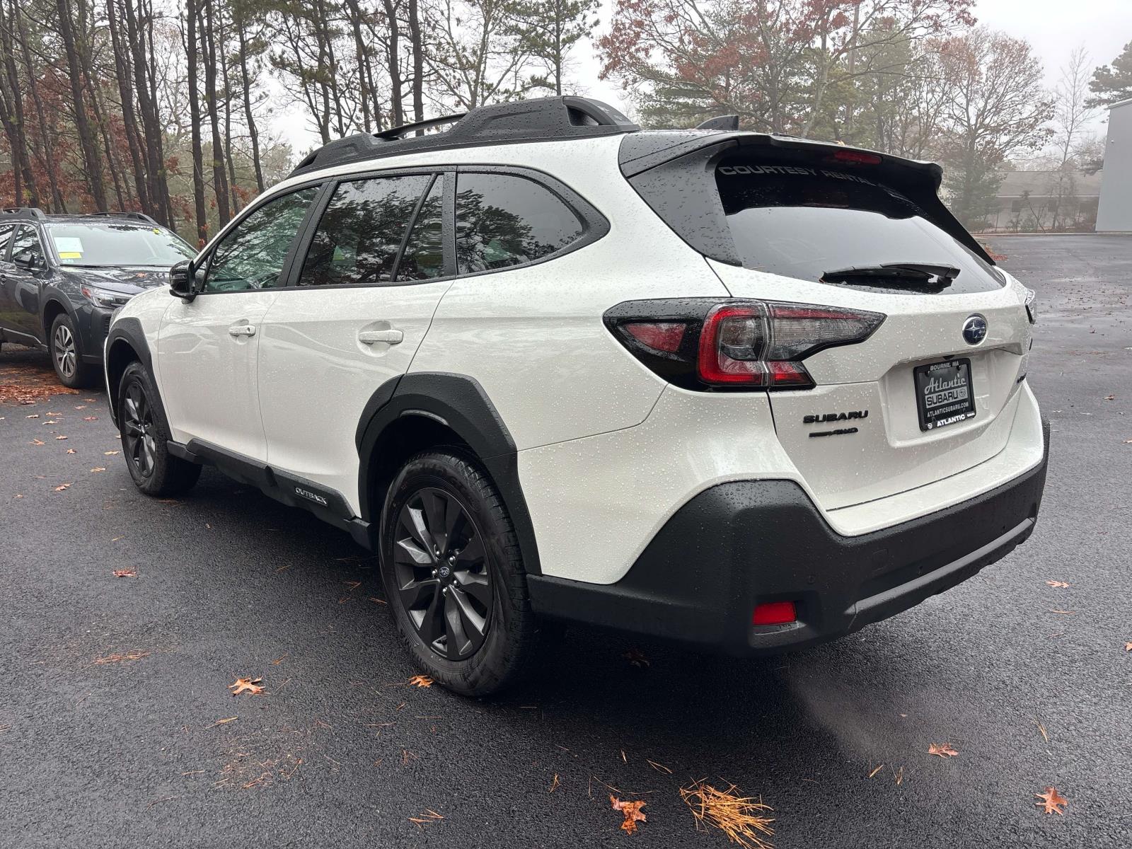 2025 Subaru Outback Onyx Edition photo 3