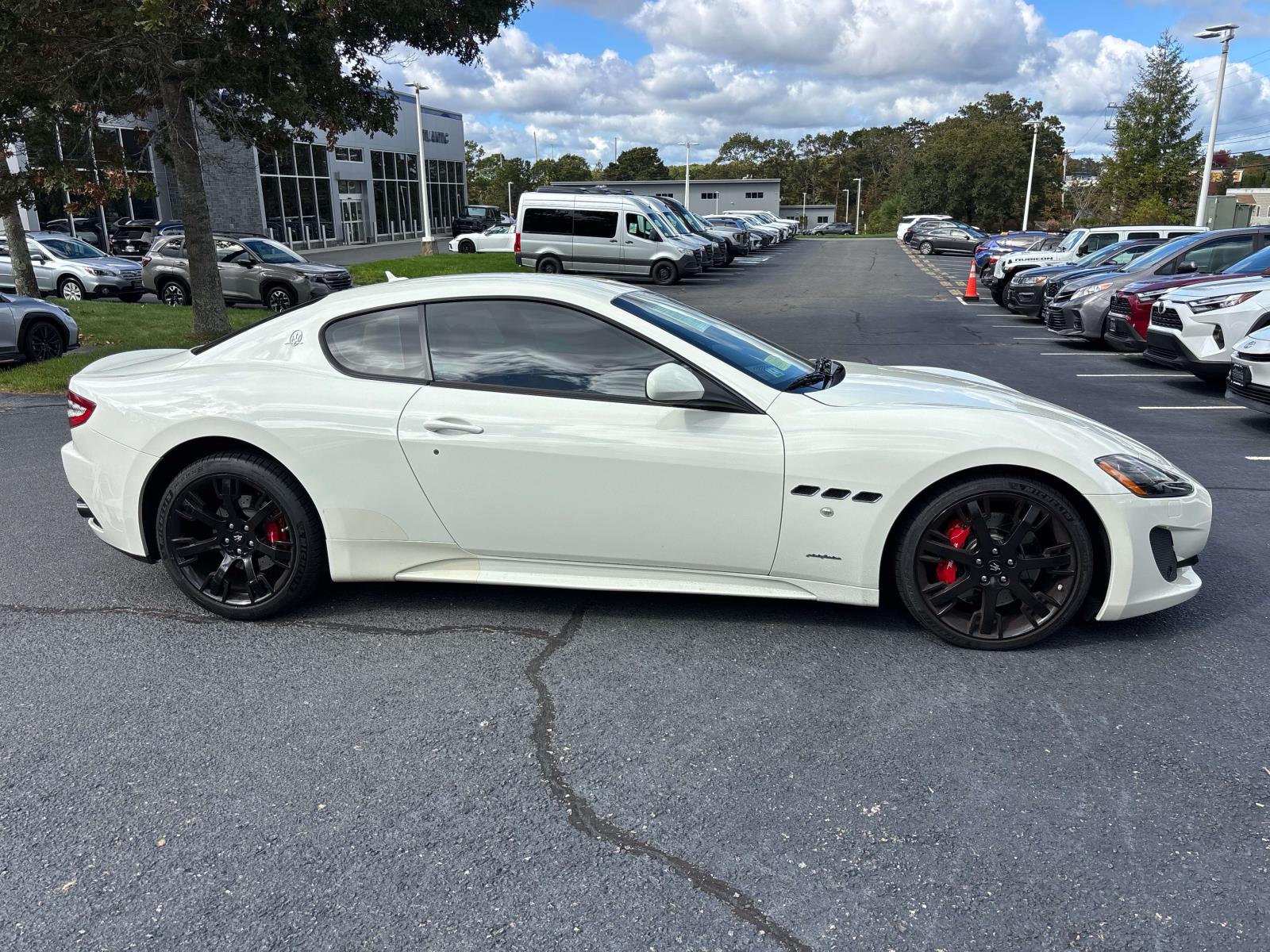 2015 Maserati Granturismo Sport photo 2