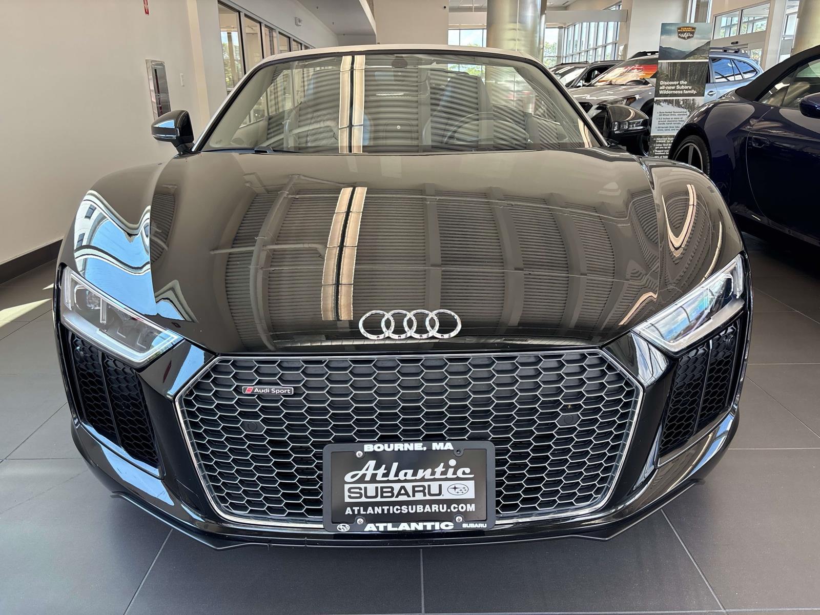 2018 Audi R8 V10 Quattro Spyder photo 2