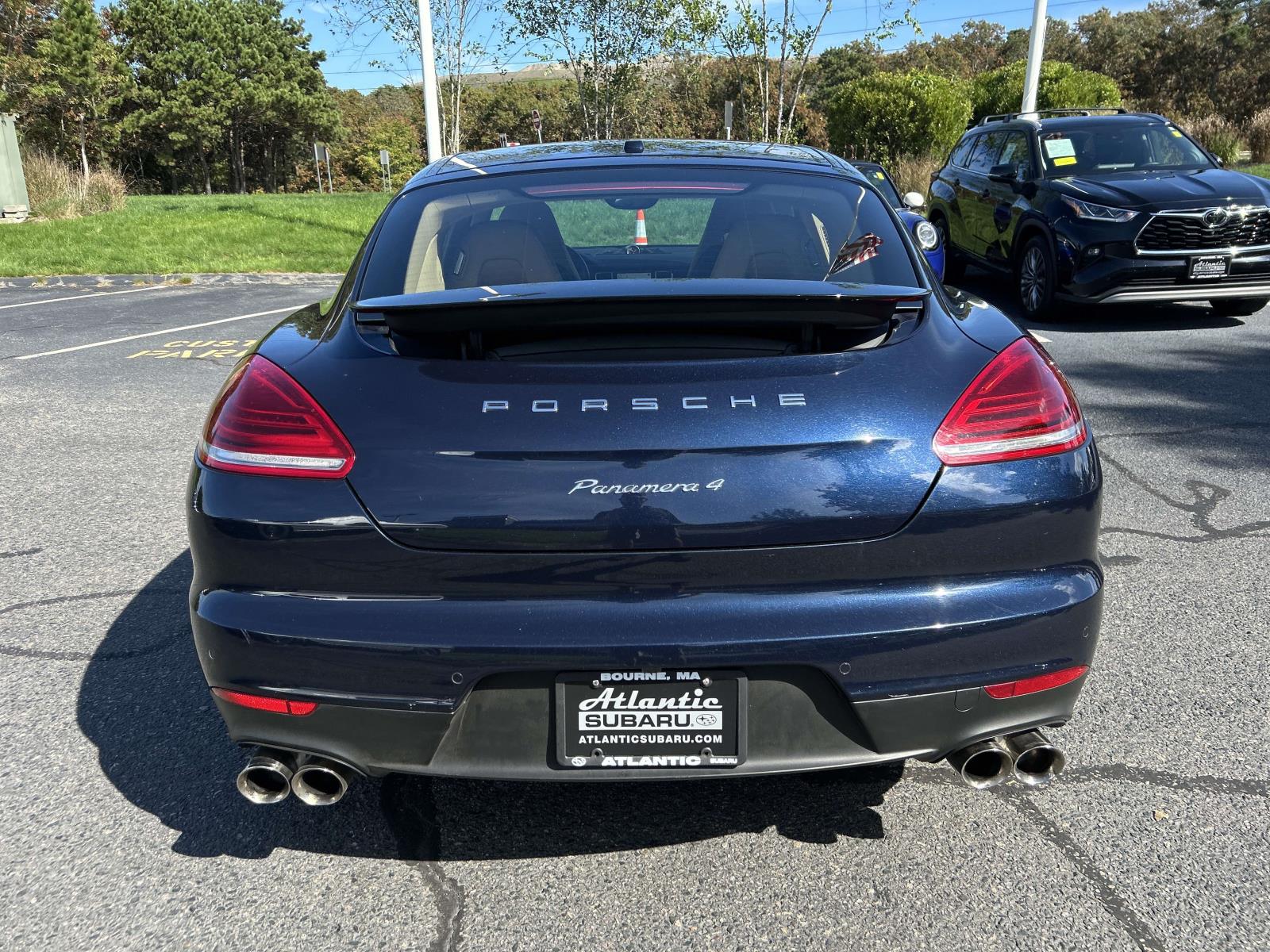 2016 Porsche Panamera 4 Sport Turismo photo 4