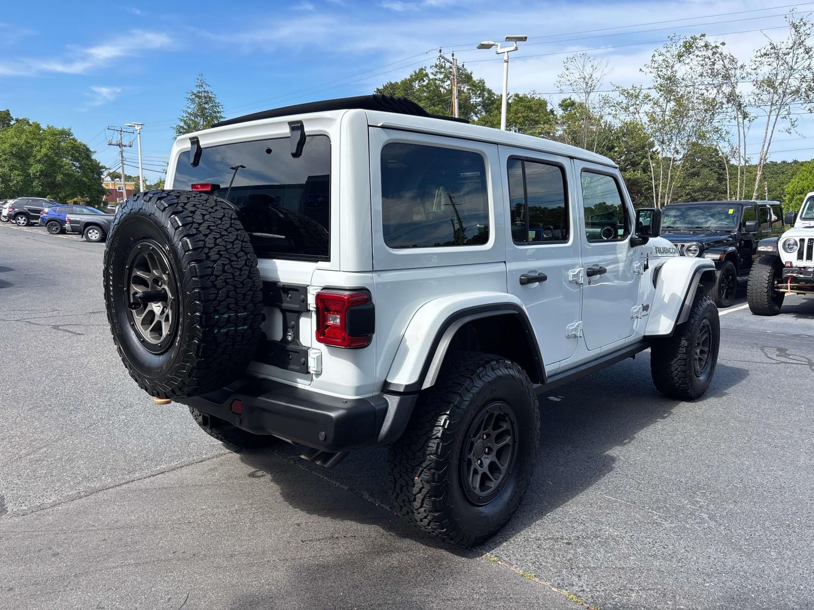 2023 Jeep Wrangler Rubicon 392 photo 3