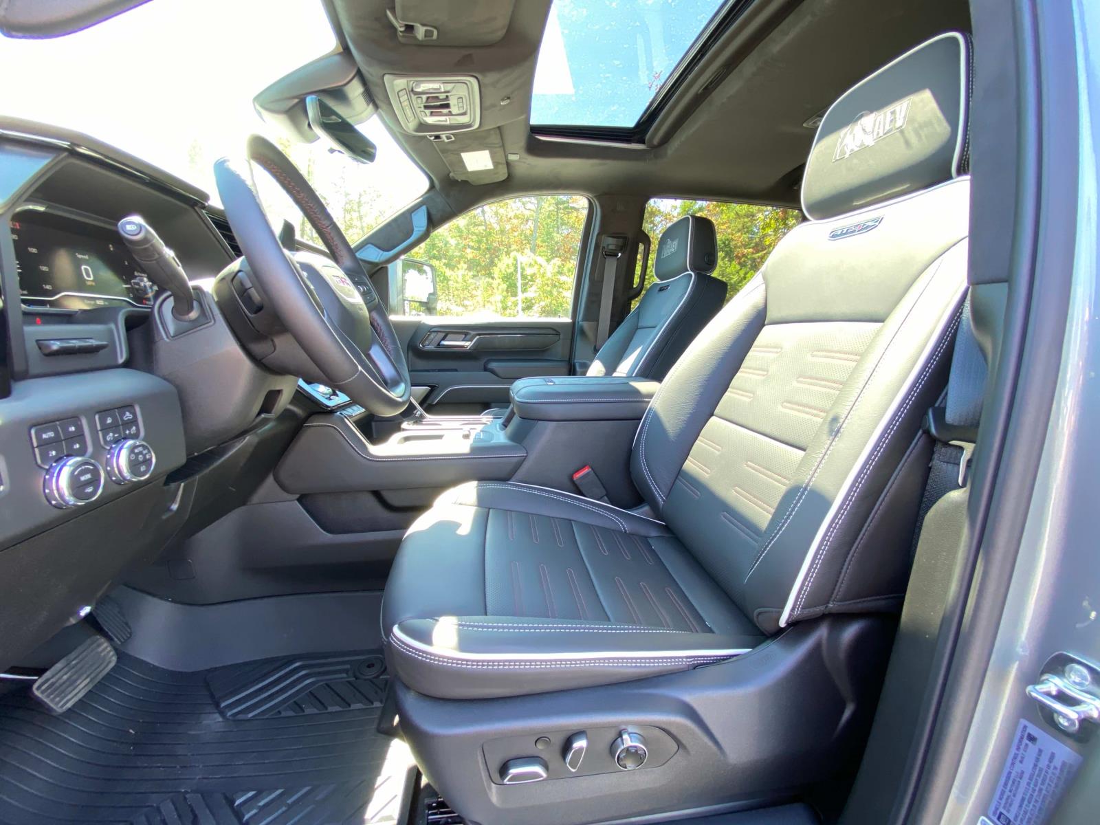 2025 GMC Sierra 2500HD AT4X - Photo 28