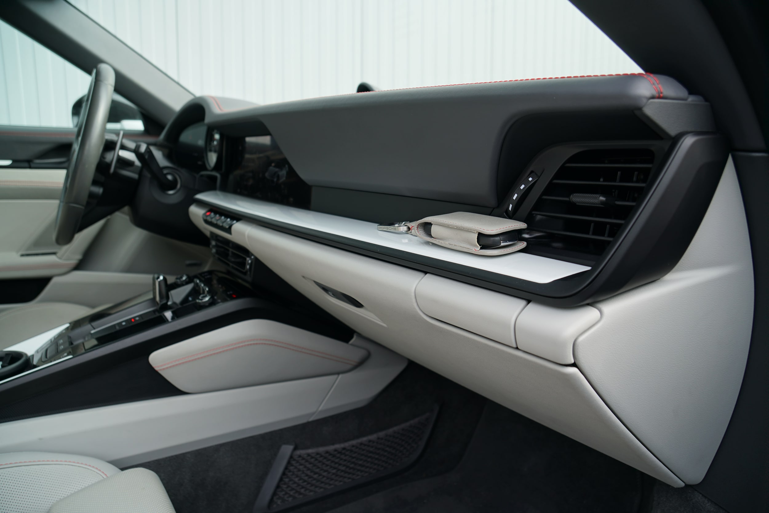 2024 Porsche 911 GTS - Photo 38