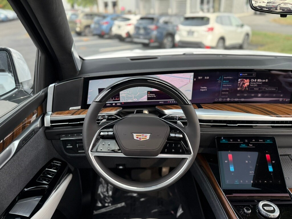 2025 Cadillac Escalade ESV Premium Luxury Platinum photo 4