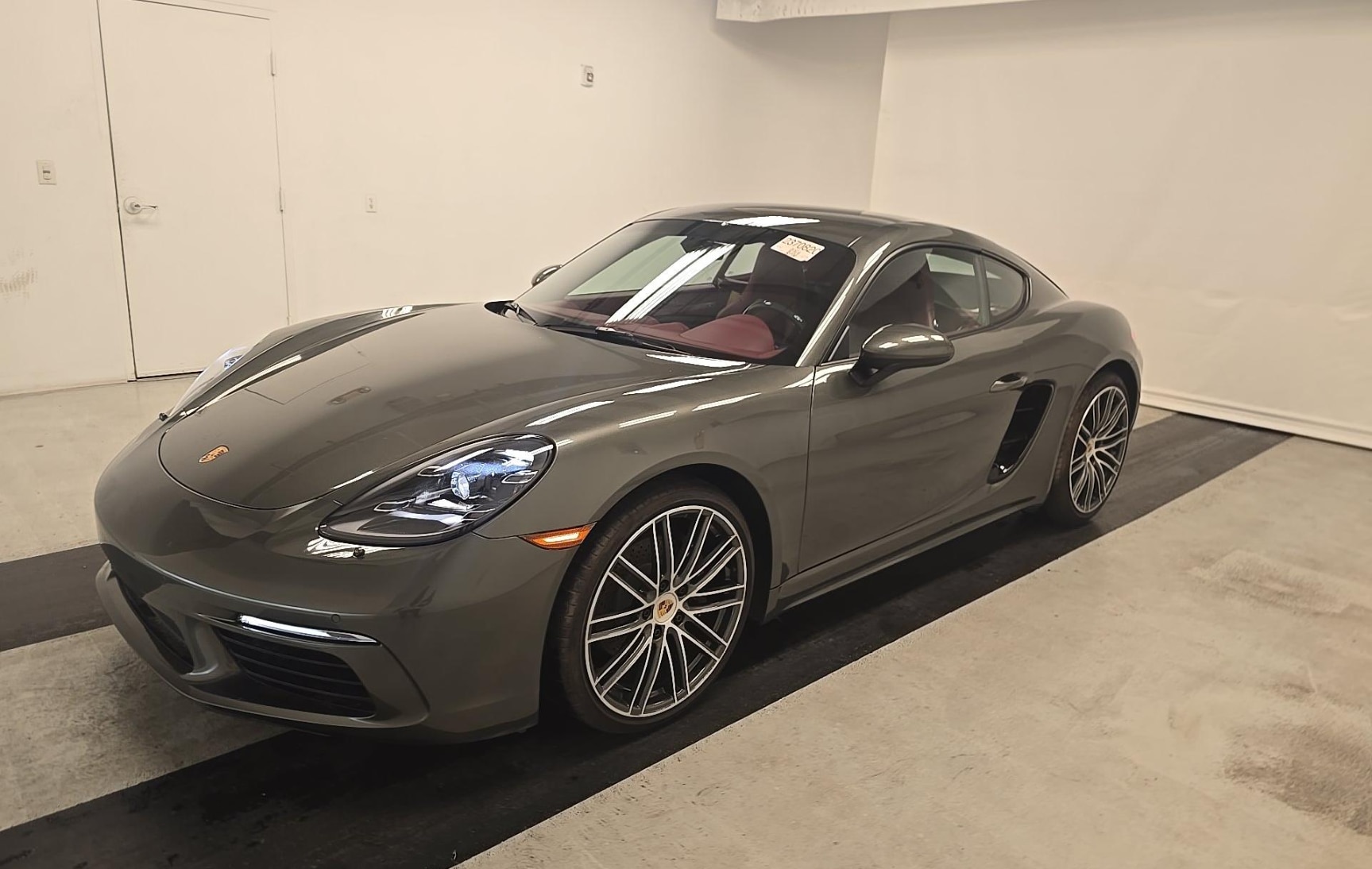 2024 Porsche 718 Cayman Style Edition's photo