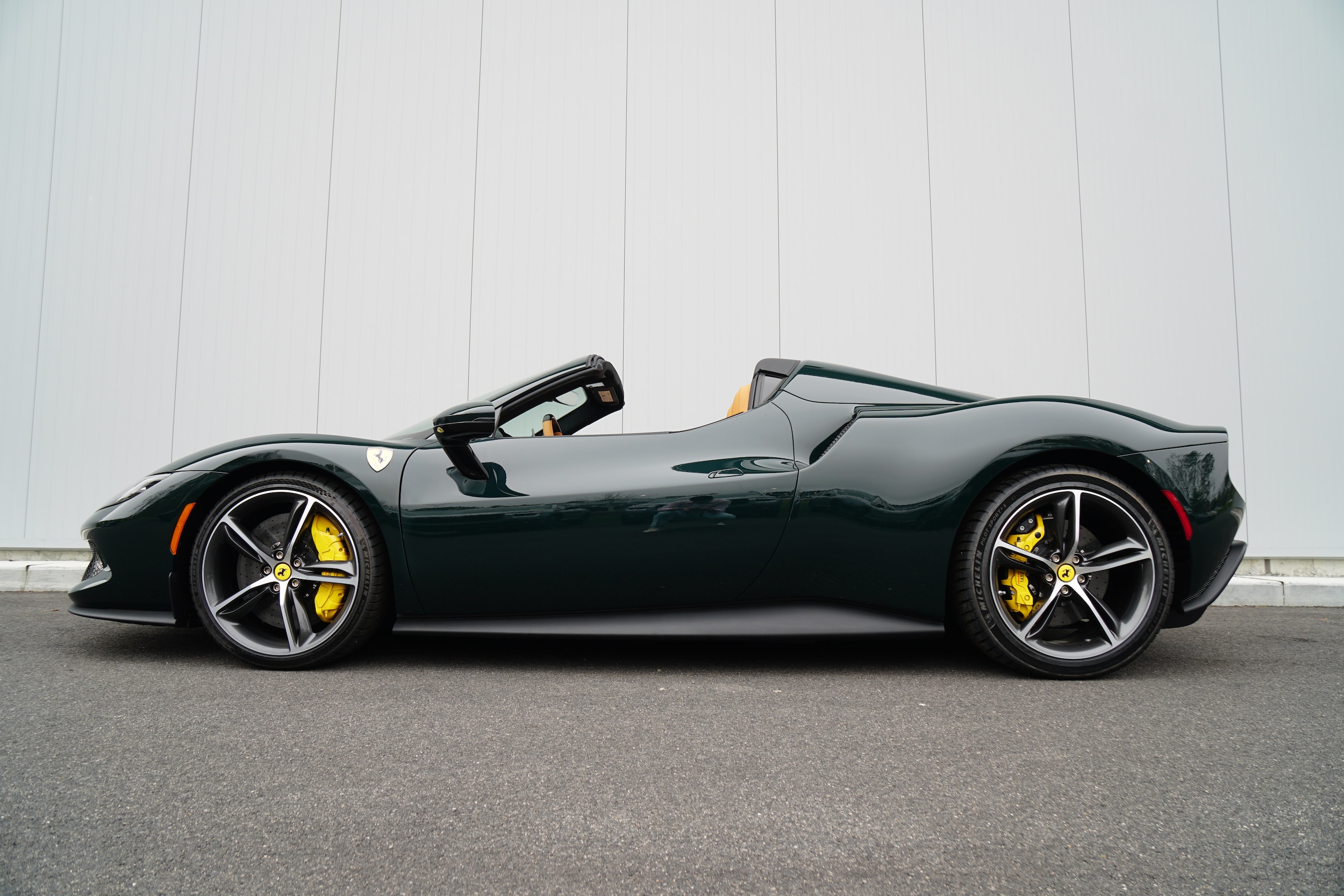 2025 Ferrari 296 GTS's photo