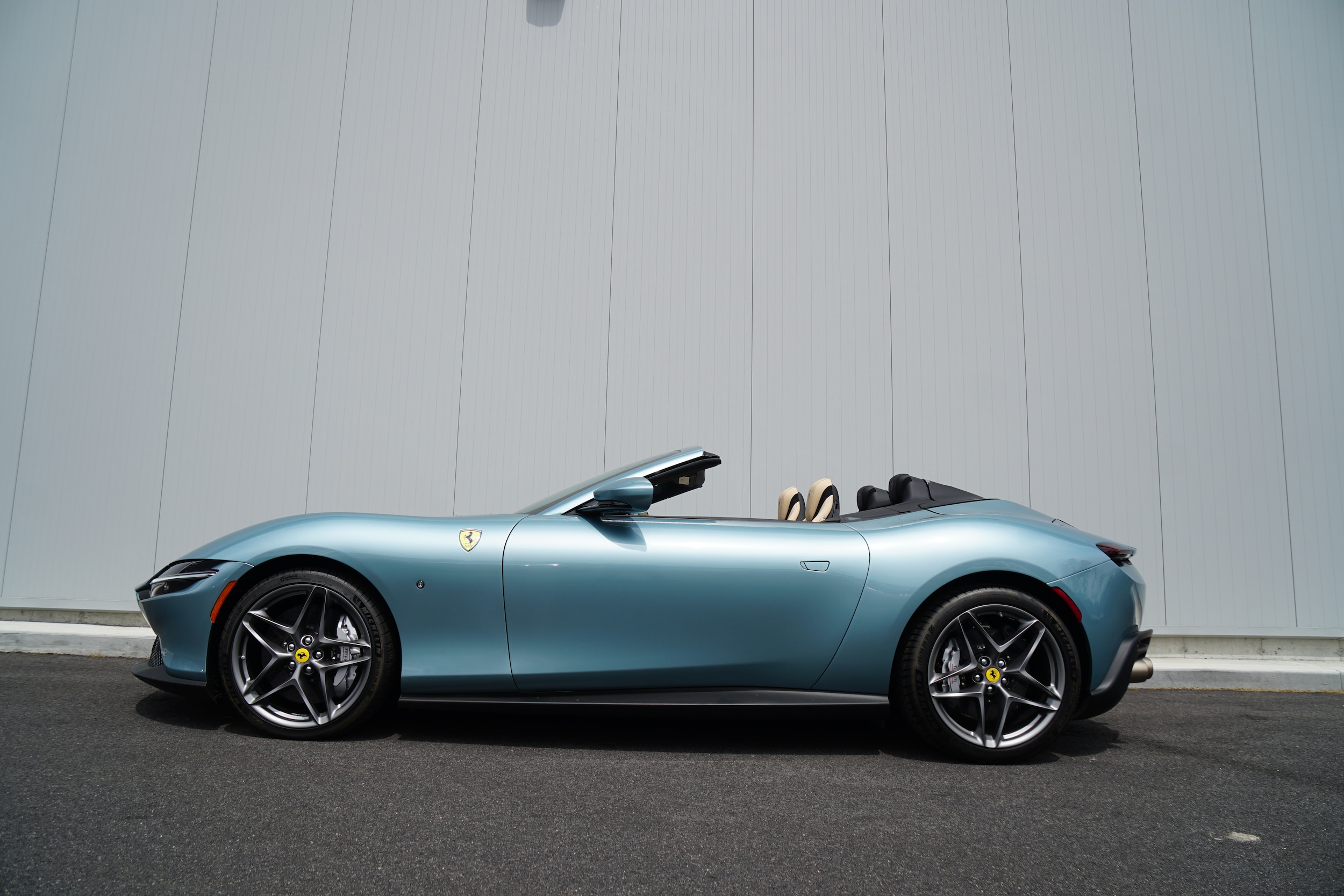 2024 Ferrari Roma Spider's photo