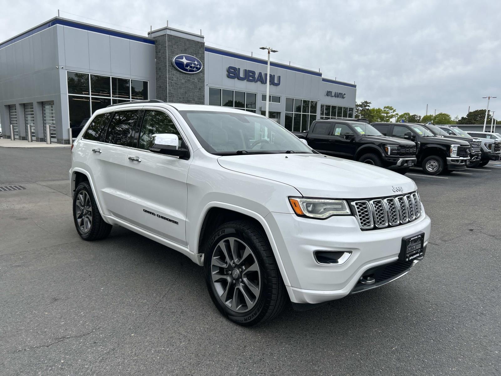 2017 Jeep Grand Cherokee Overland 4WD's photo