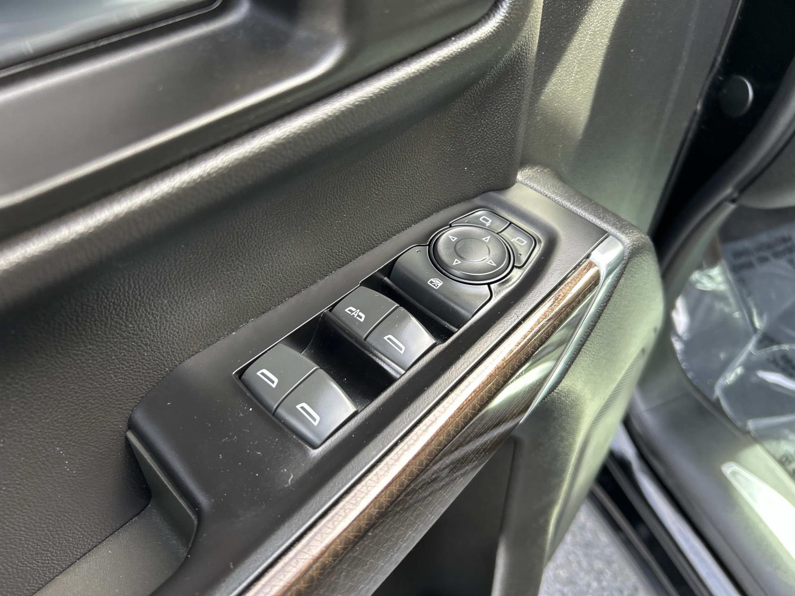 2019 Chevrolet Silverado 1500 RST - Photo 14