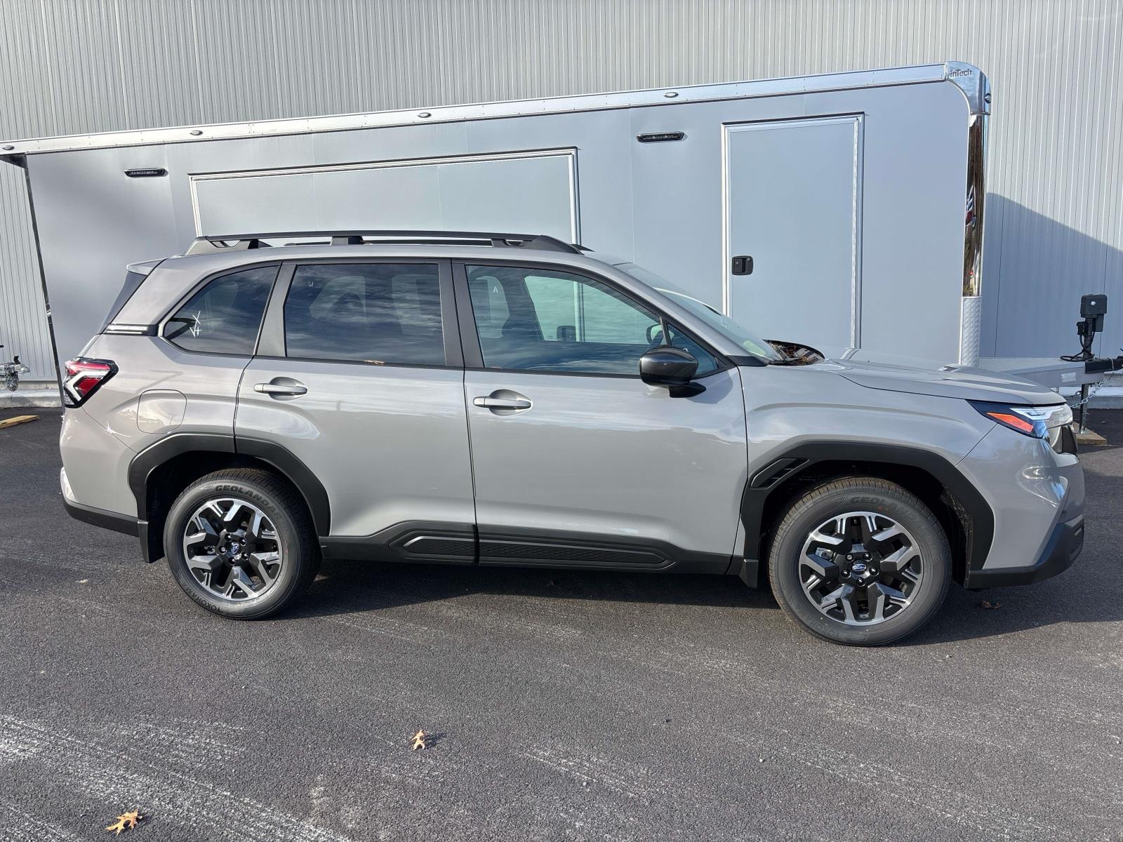 2025 Subaru Forester Premium Base photo 2