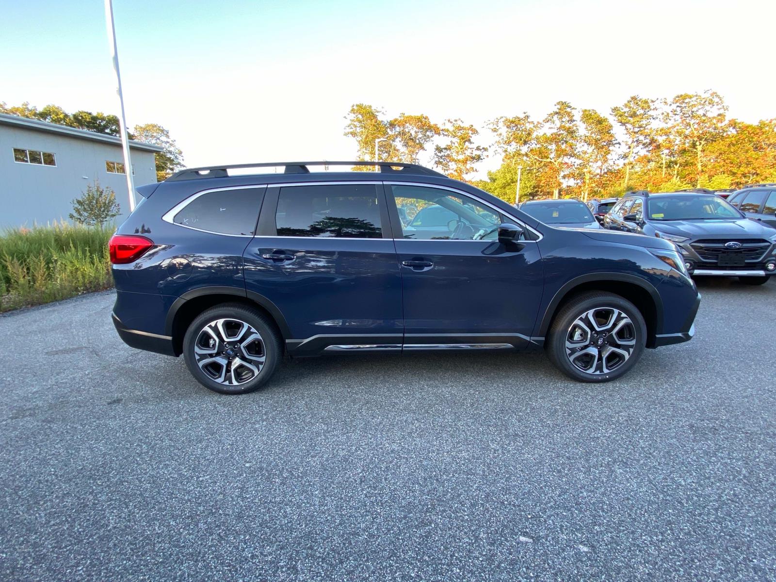 2025 Subaru Ascent Limited photo 2