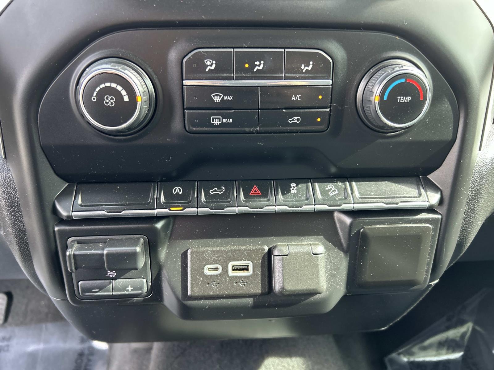 2019 Chevrolet Silverado 1500 RST - Photo 24
