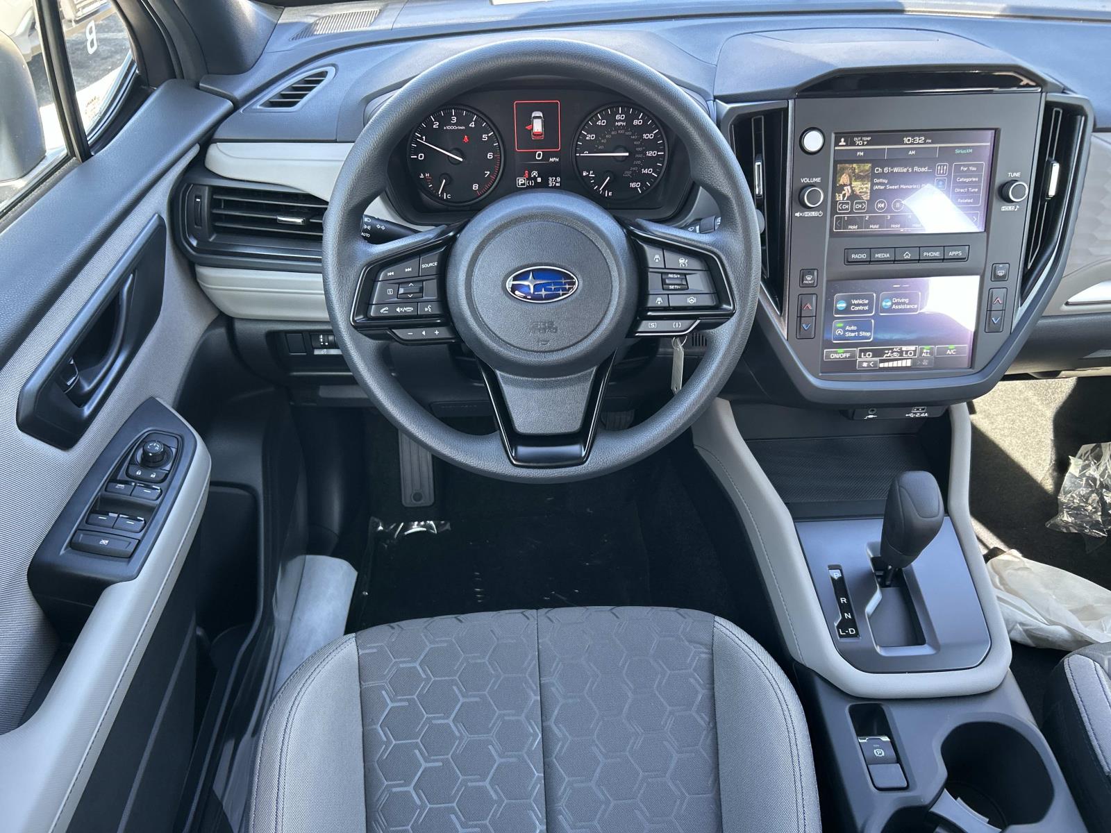 2025 Subaru Forester Base photo 3