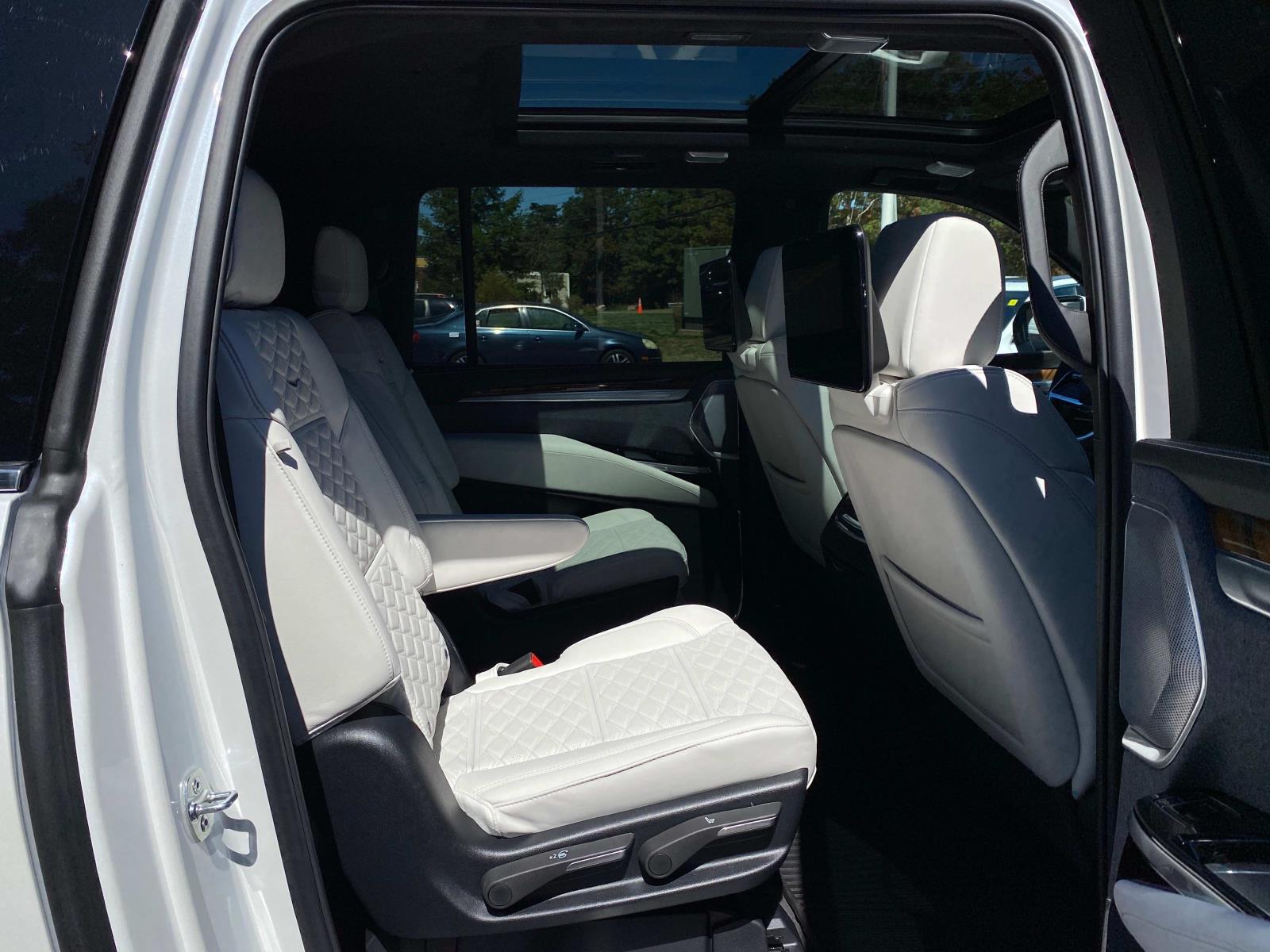 2025 Cadillac Escalade ESV Premium Luxury Platinum - Photo 10