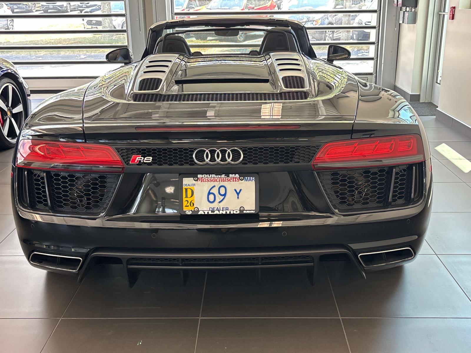2018 Audi R8 V10 Quattro Spyder photo 4