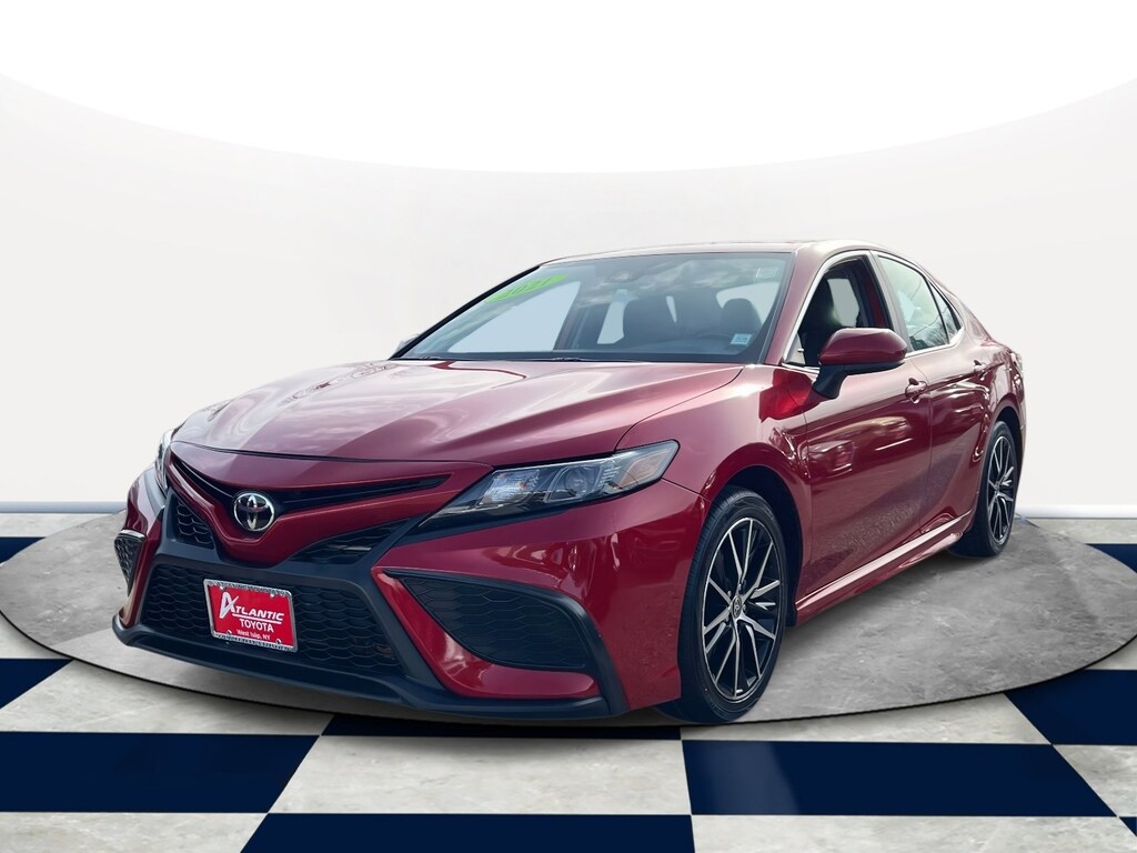 Used 2021 Toyota Camry SE Sedan