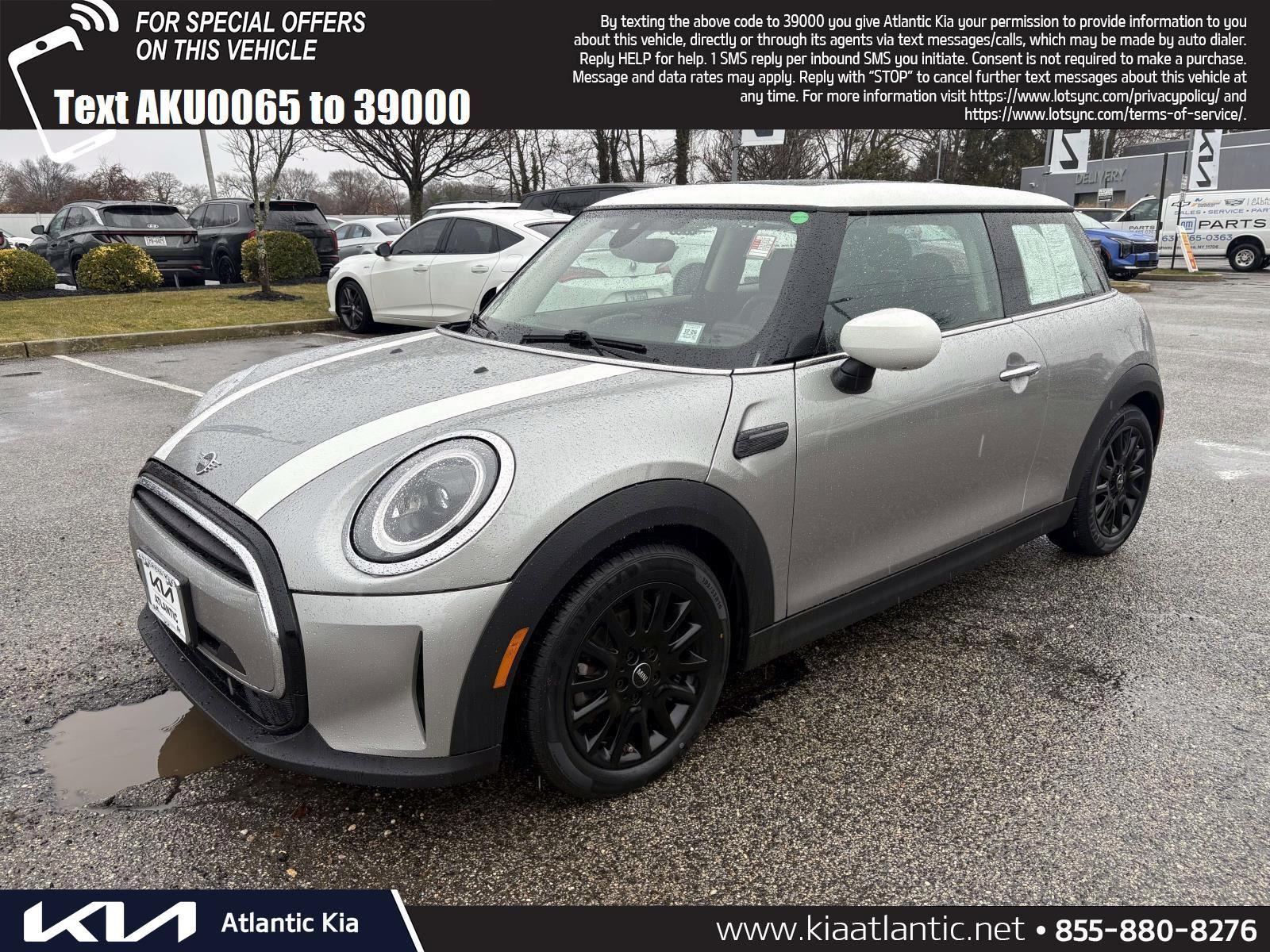 2023 MINI Hardtop 2 Door Base's photo