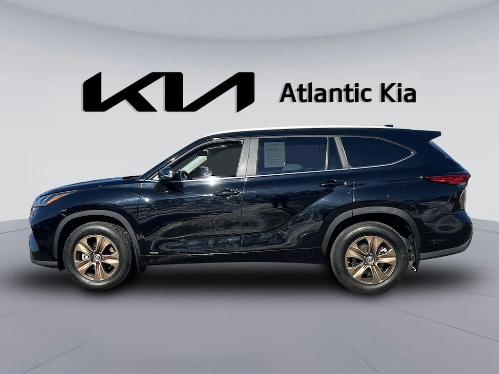 Used 2023 Toyota Highlander Hybrid Bronze Edition SUV