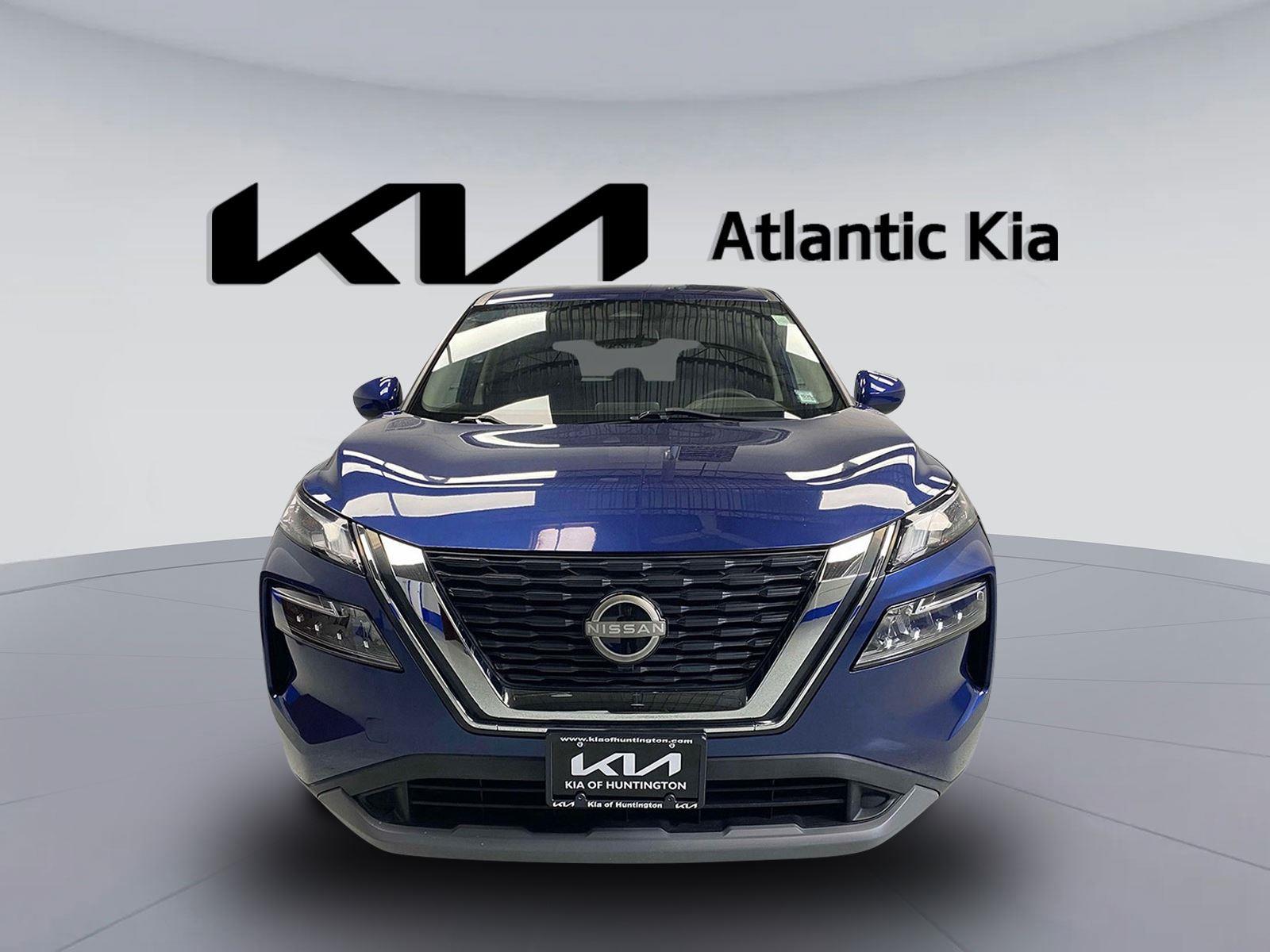 2023 Nissan Rogue SV photo 2