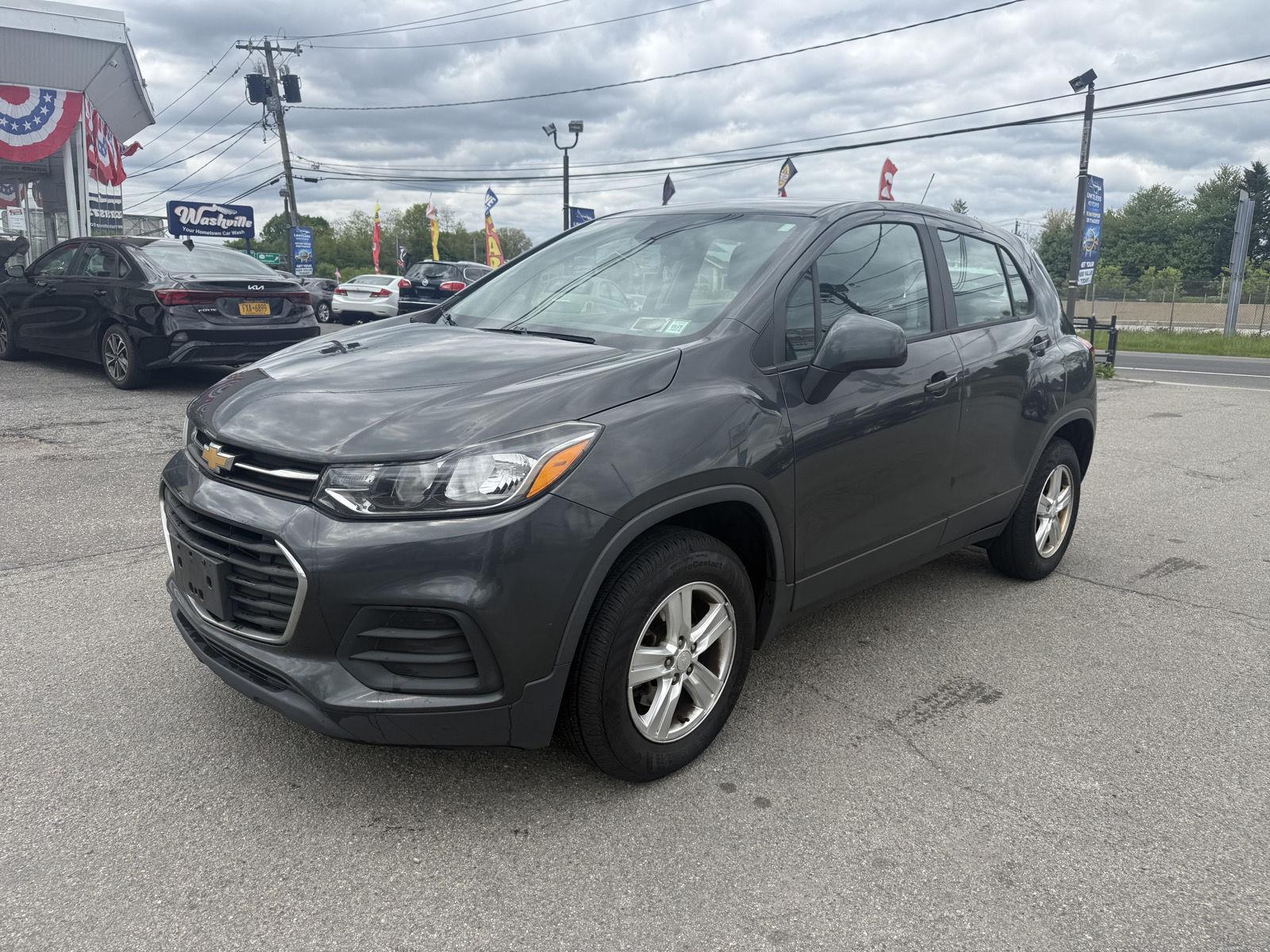 2019 Chevrolet Trax LS AWD's photo