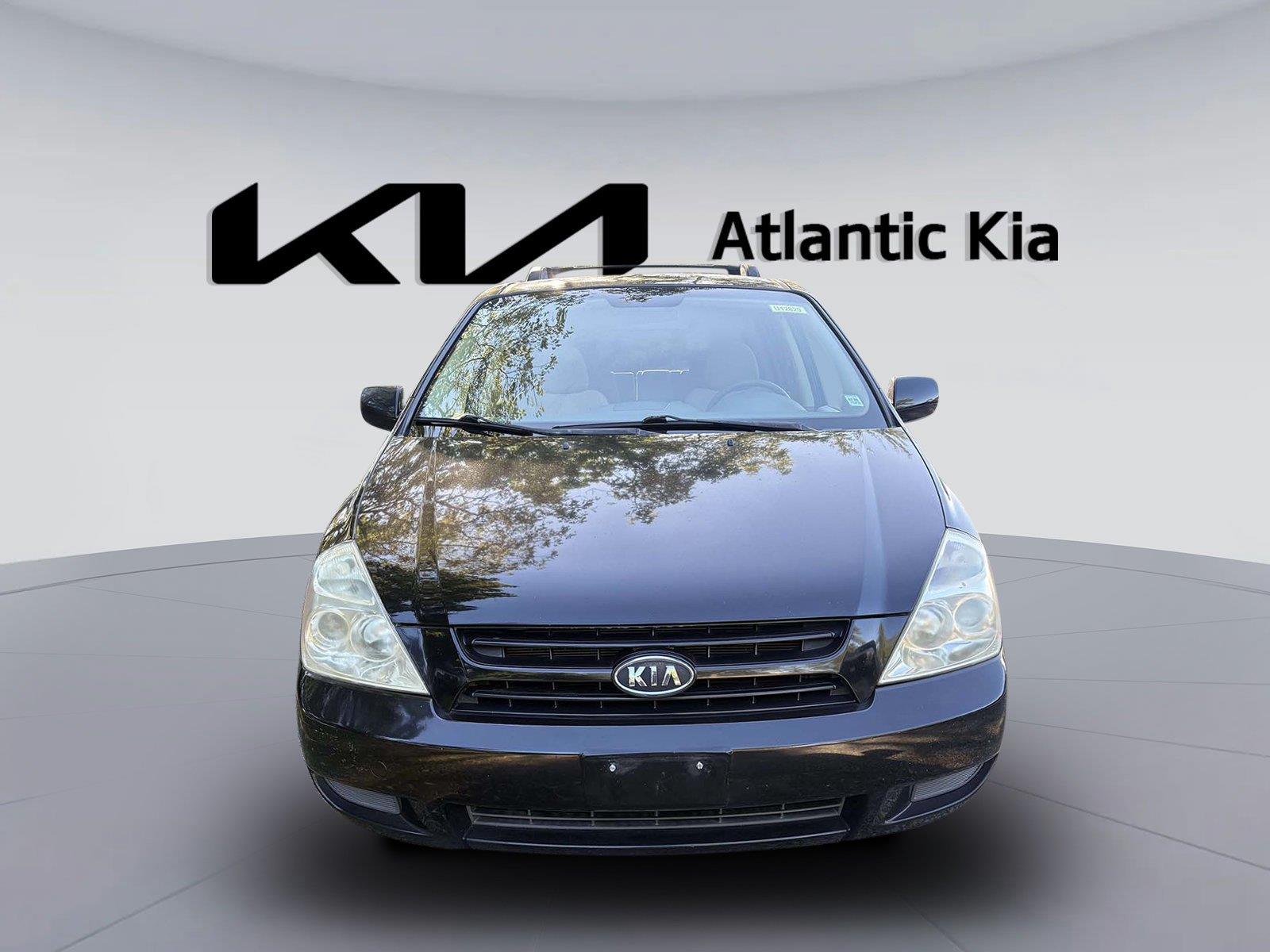 Used 2008 Kia Sedona LX with VIN KNDMB233786193852 for sale in West Islip, NY