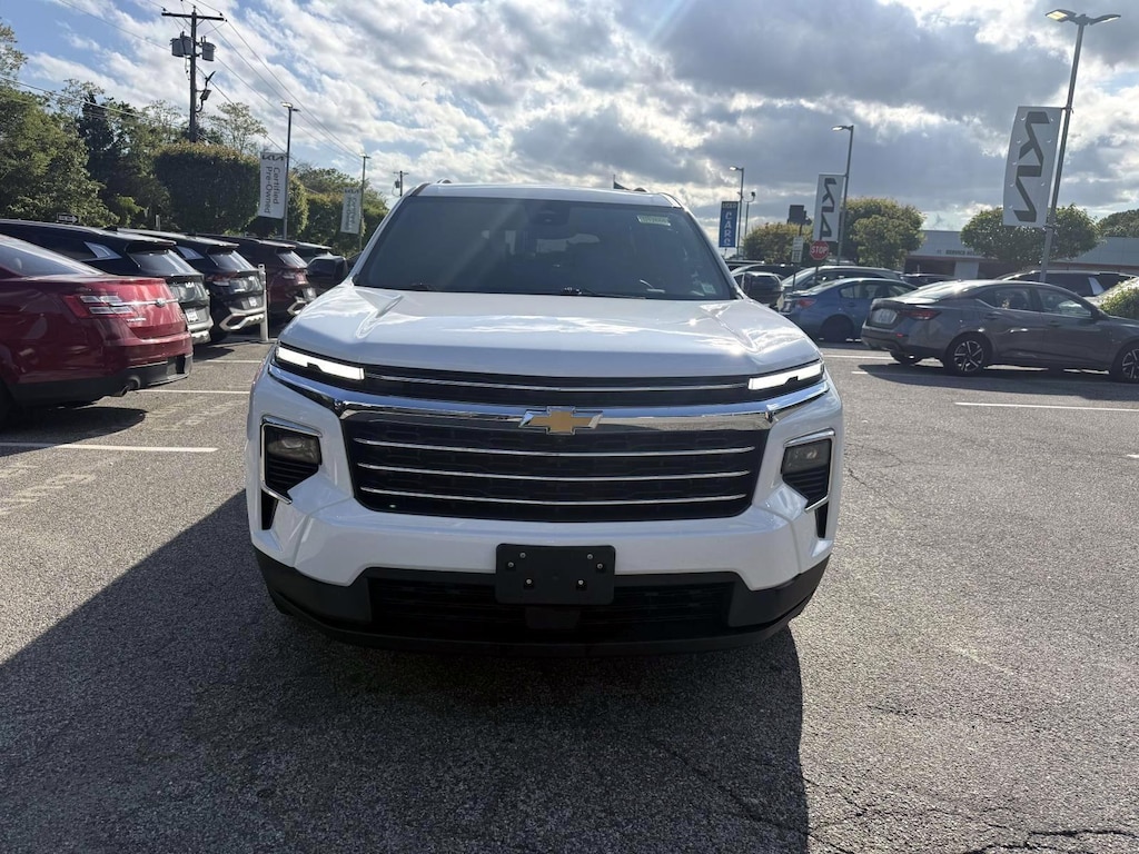 Used 2025 Chevrolet Traverse AWD LT SUV