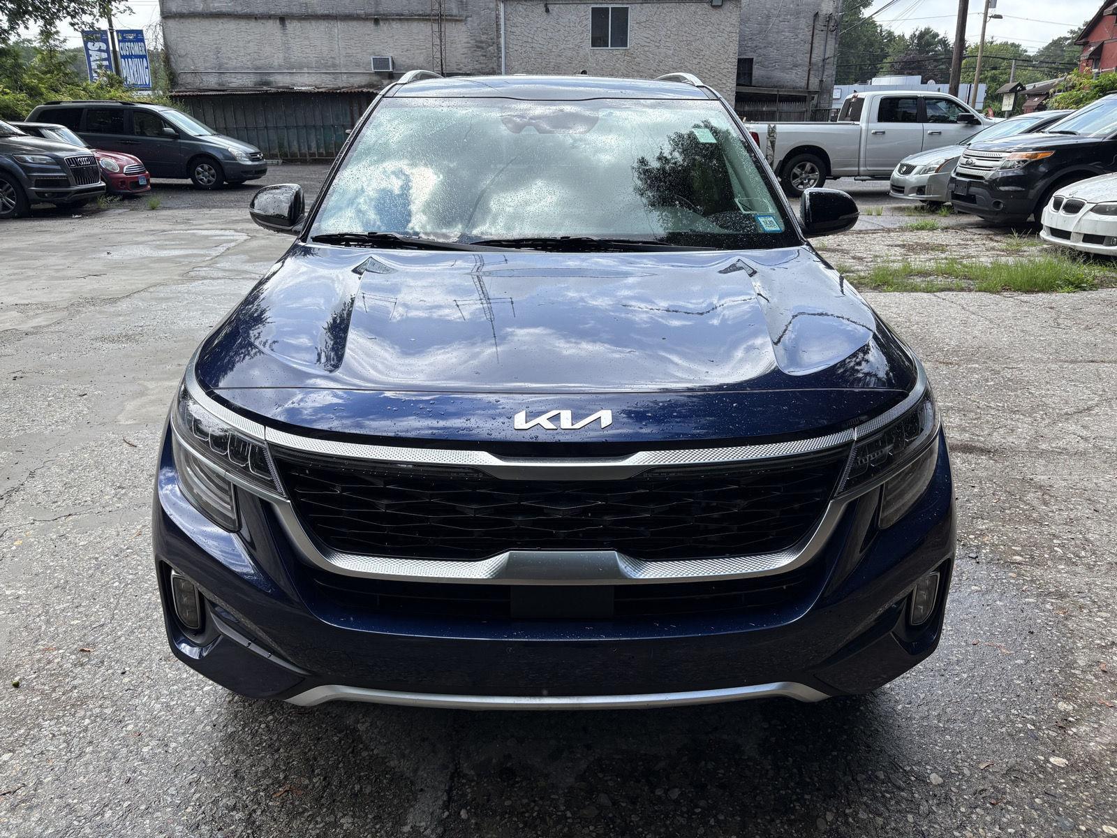 2023 Kia Seltos SX photo 2