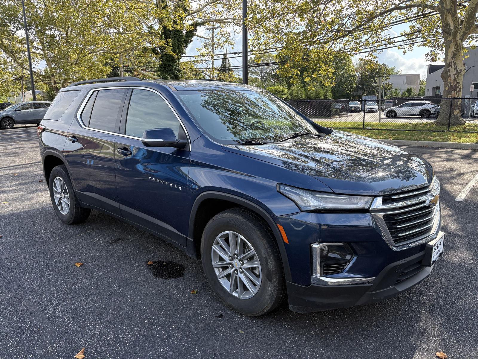 2022 Chevrolet Traverse Cloth photo 3