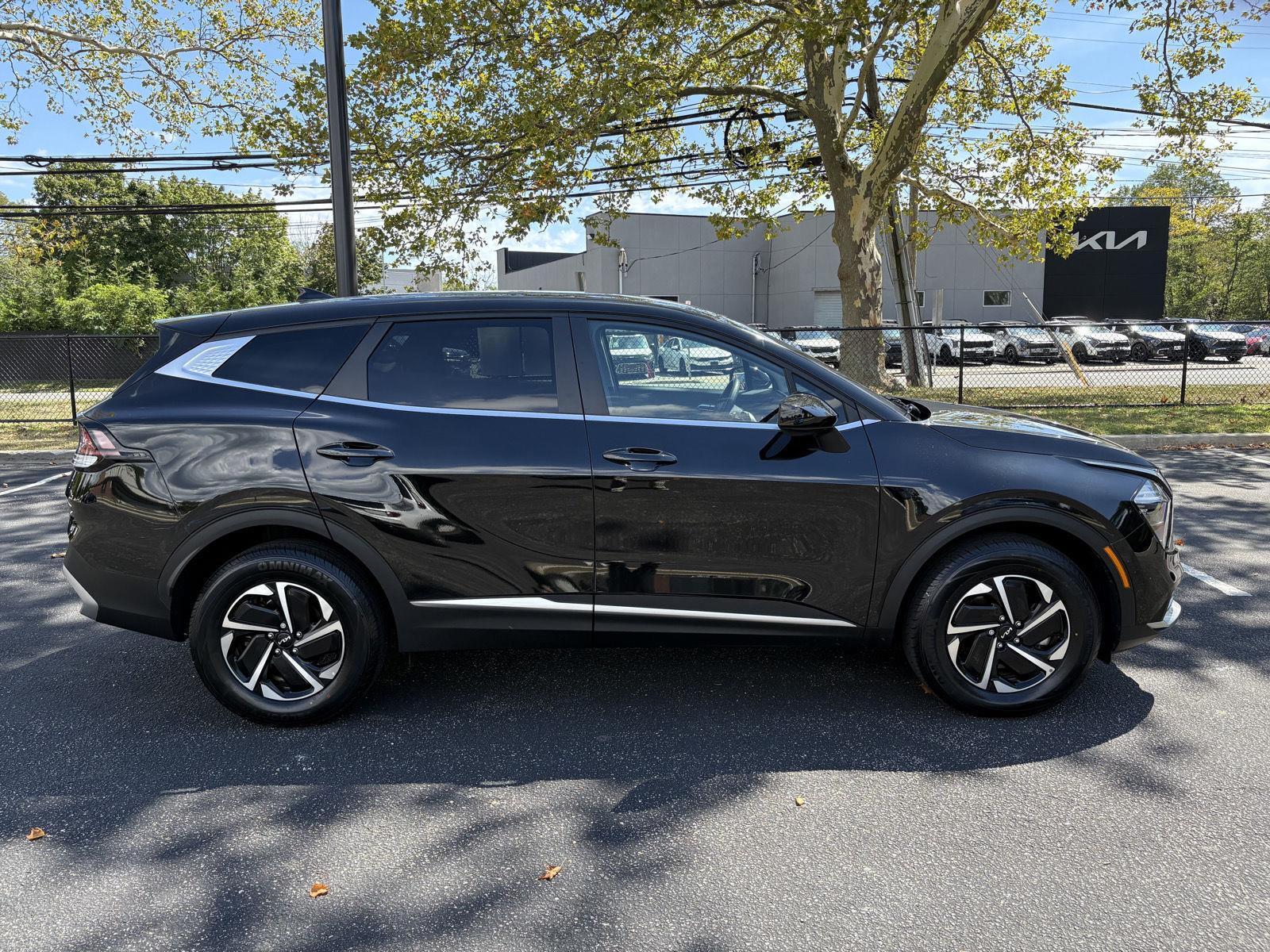 2023 Kia Sportage Hybrid LX photo 4