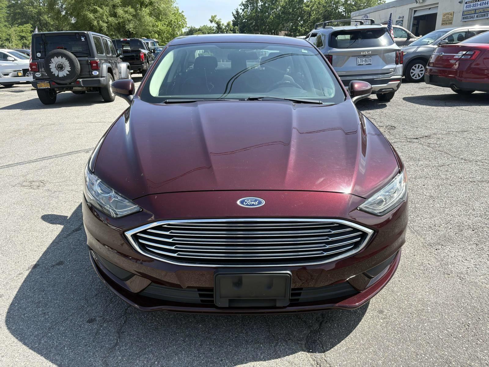 Used 2018 Ford Fusion SE with VIN 3FA6P0HD7JR192926 for sale in West Islip, NY