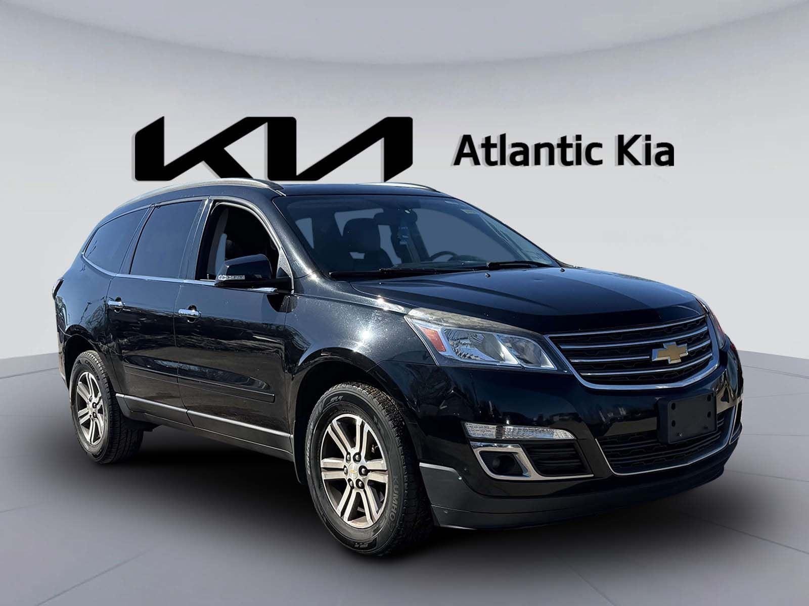 Used 2017 Chevrolet Traverse 1LT with VIN 1GNKVGKD3HJ342266 for sale in West Islip, NY