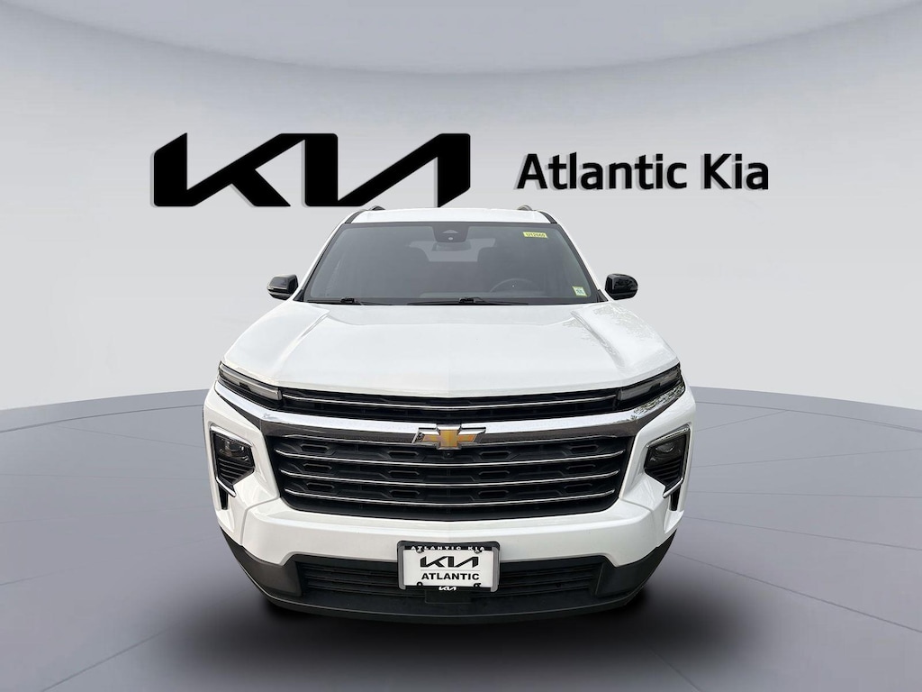 Used 2025 Chevrolet Traverse AWD LT SUV