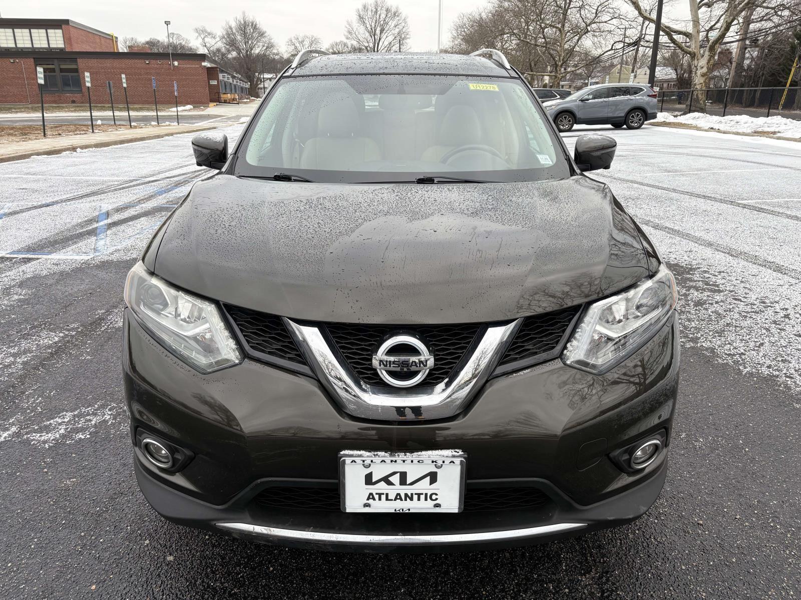 Used 2016 Nissan Rogue SL with VIN 5N1AT2MV8GC777169 for sale in West Islip, NY