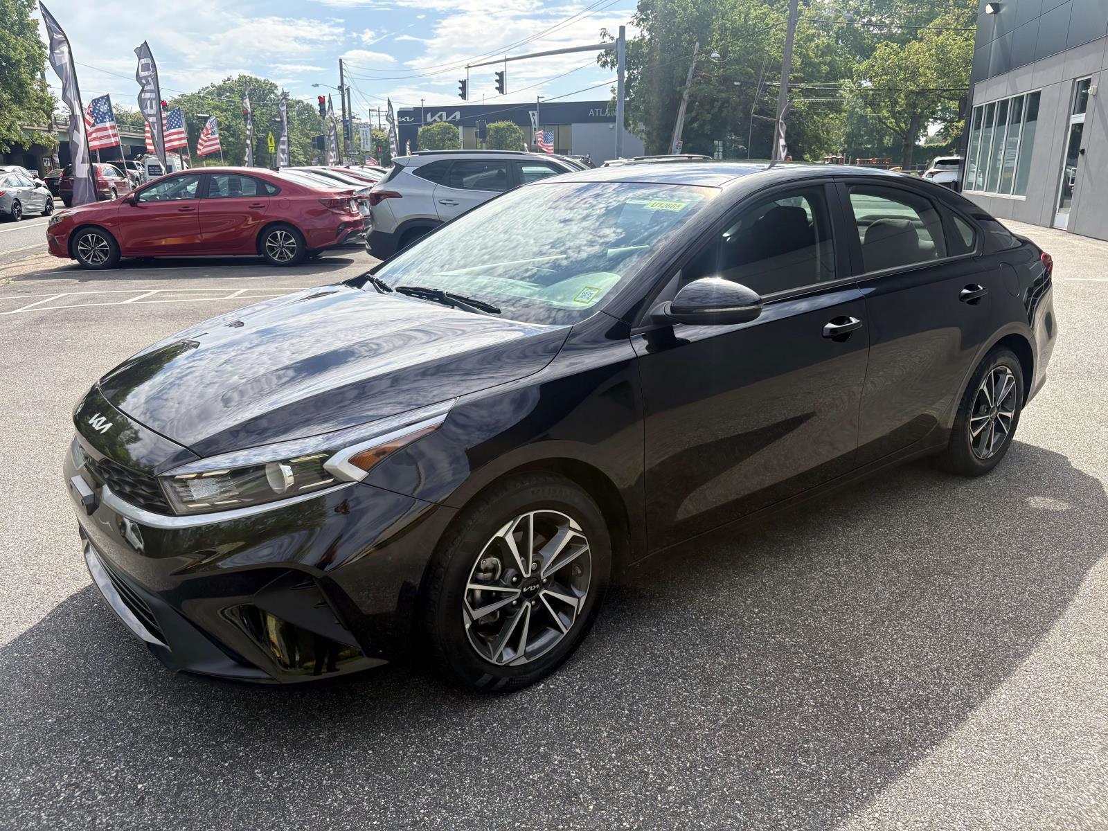 2023 Kia Forte LXS AT's photo