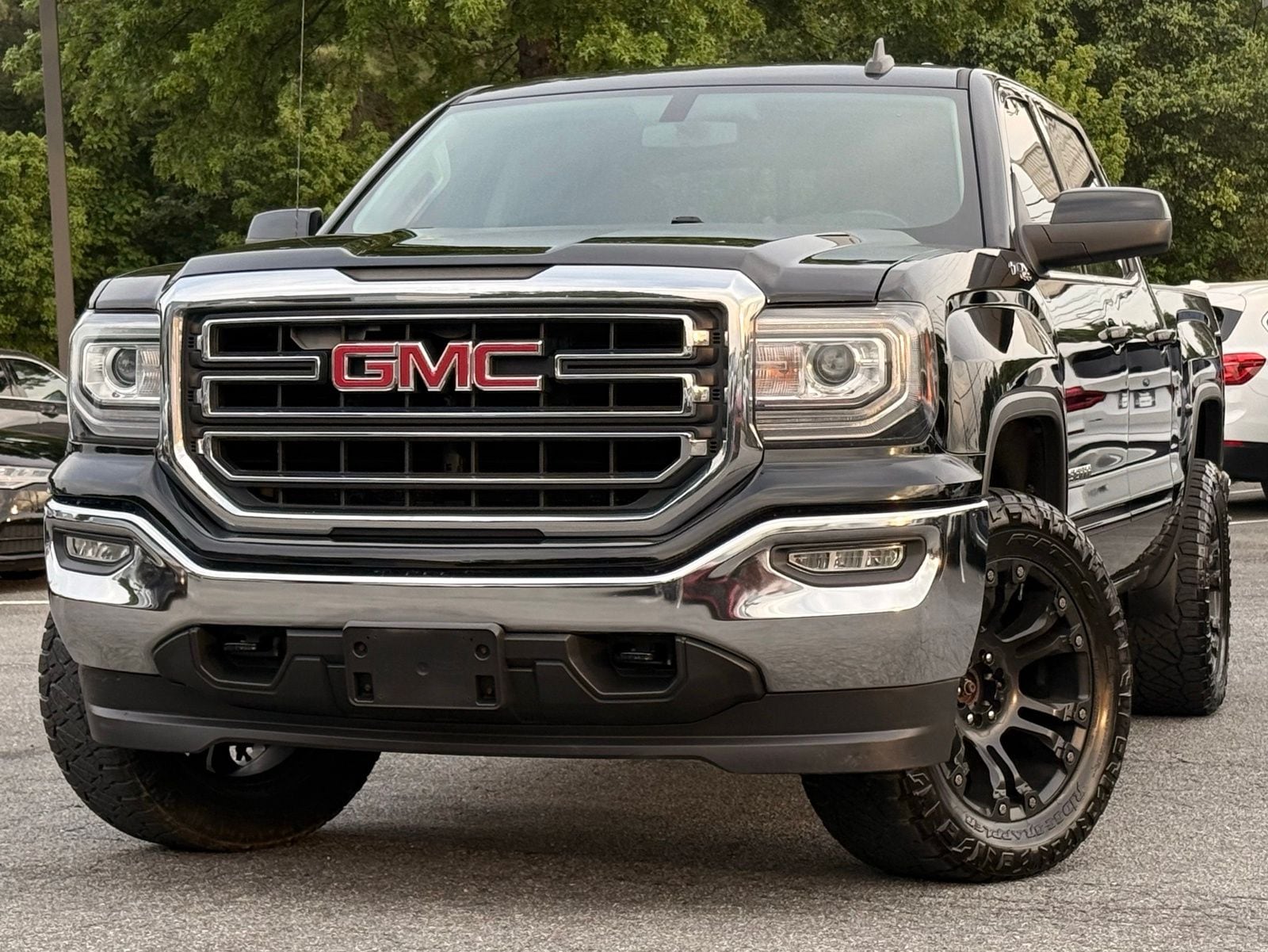 2017 GMC Sierra 4WD Crew Cab Short Box SLE's photo