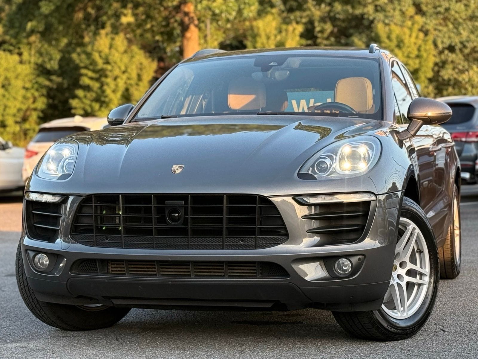 2018 Porsche Macan -'s photo