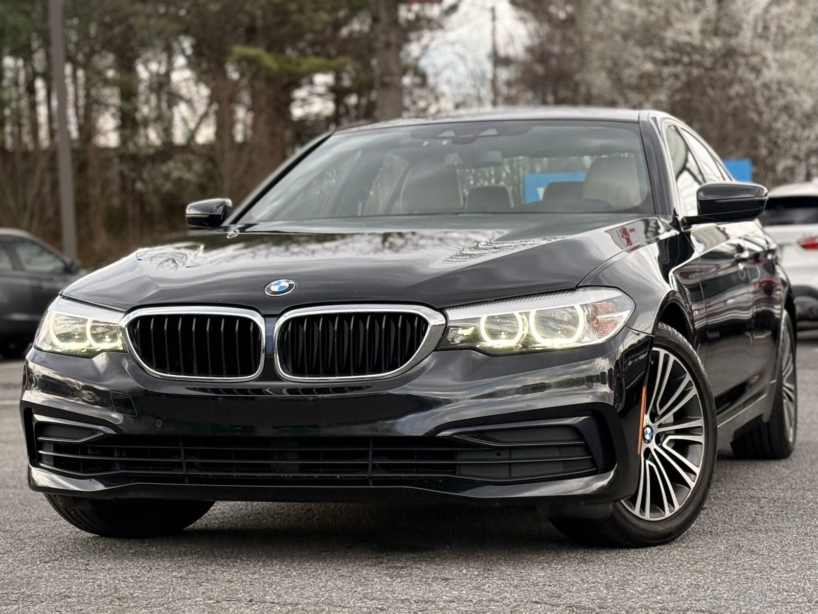2019 BMW 5 Series 540i xDrive Sedan's photo