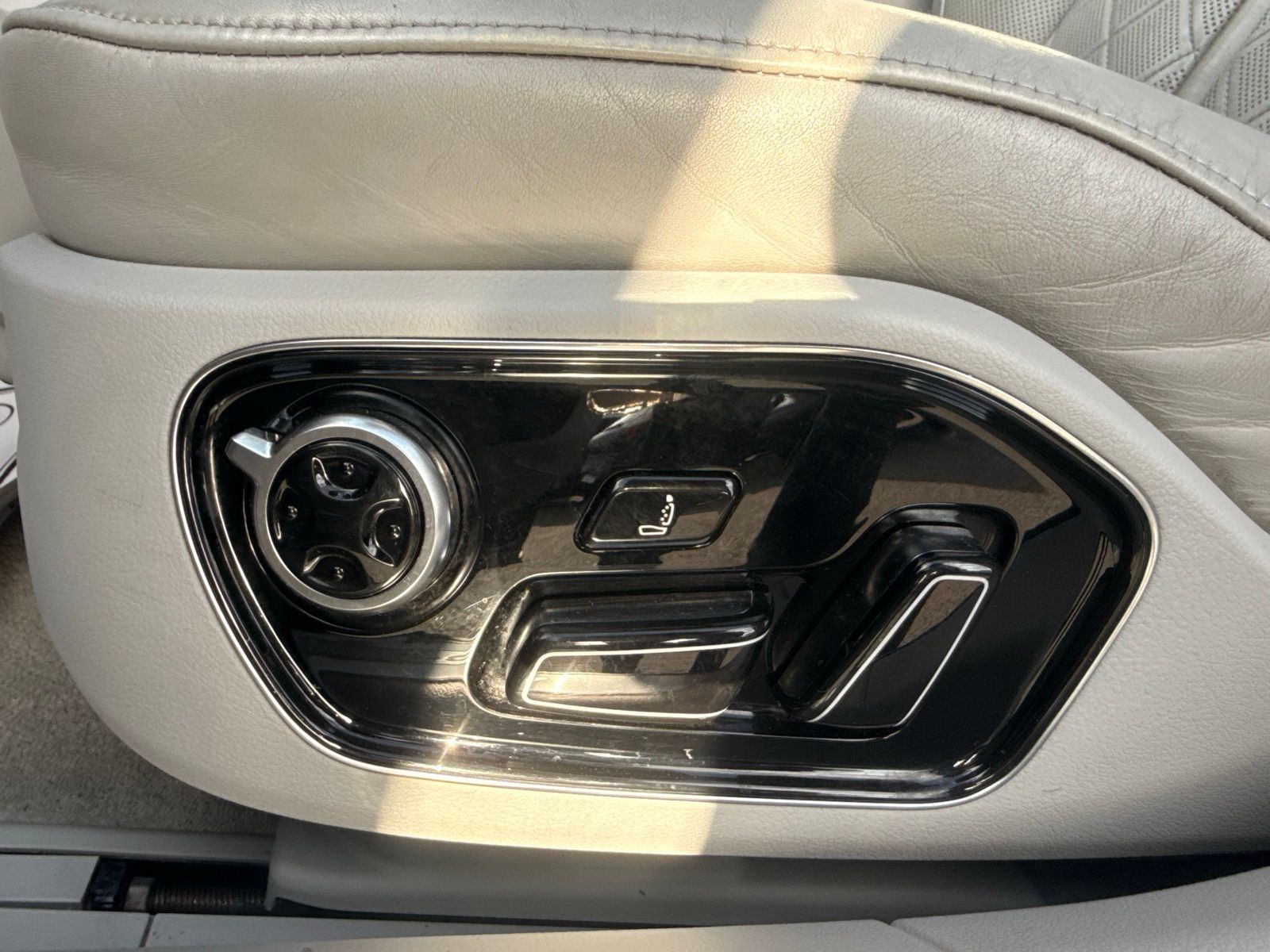 2016 Audi A8 Base - Photo 16
