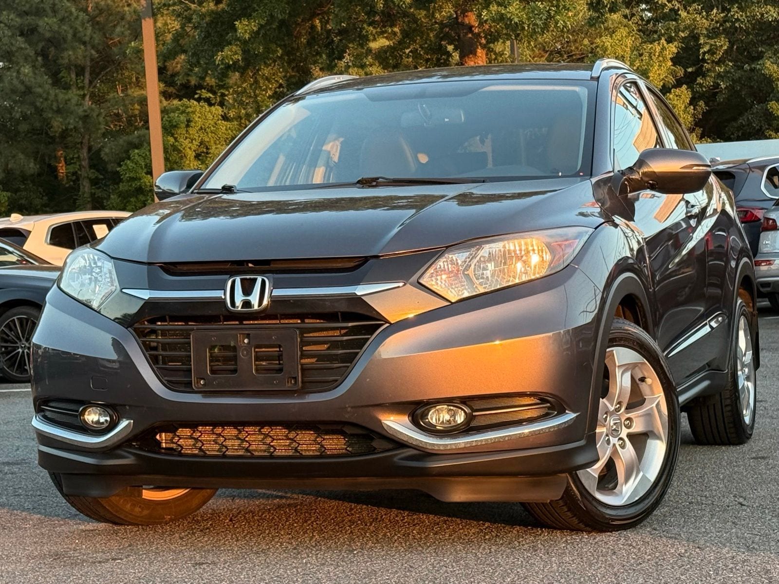 2016 Honda HR-V EX-L Navi AWD's photo