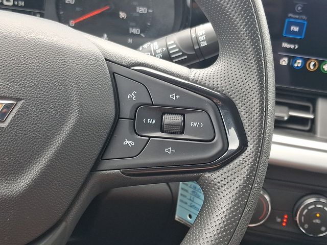 2025 Chevrolet Trax LS - Photo 21