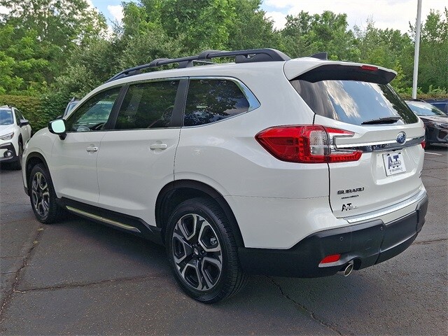 2024 Subaru Ascent Limited photo 3